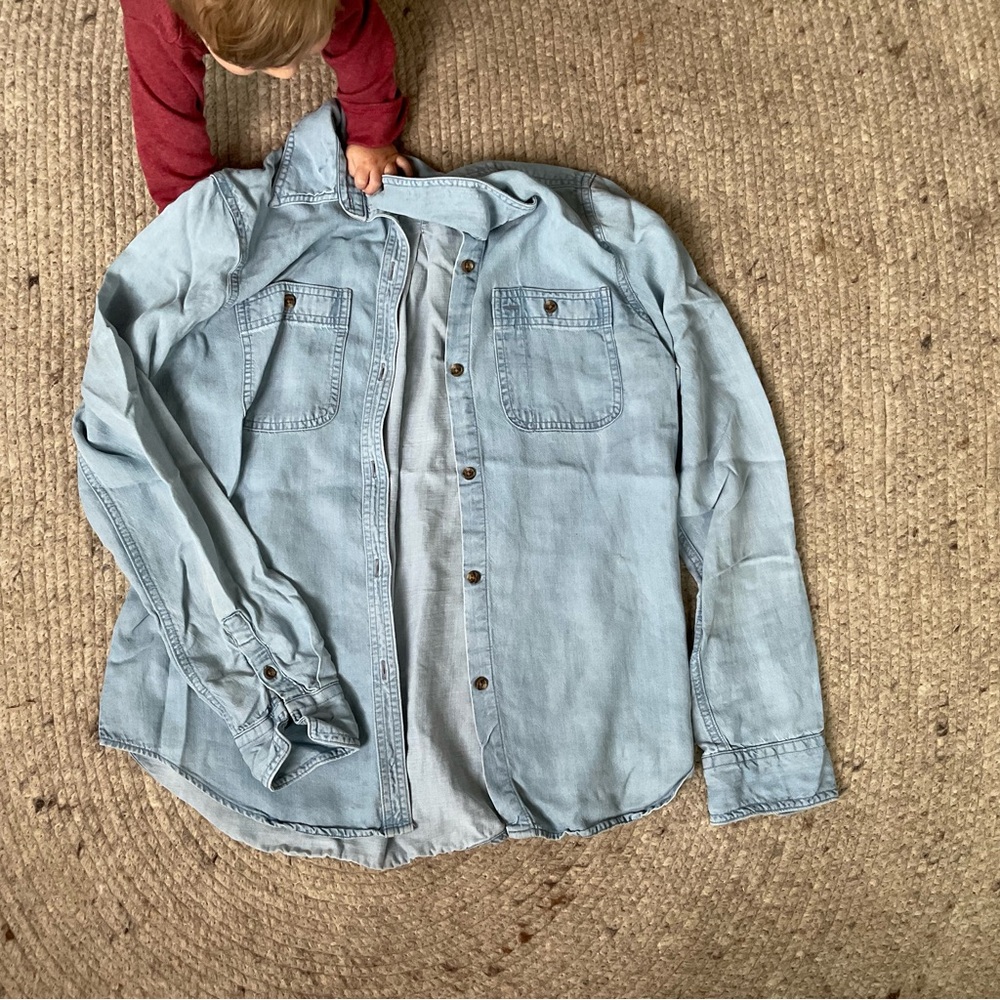 Chaps chambray look button down shirt